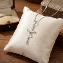 Сребърен медальон Кръст с име по избор Сребърен медальон Кръст с име по избор