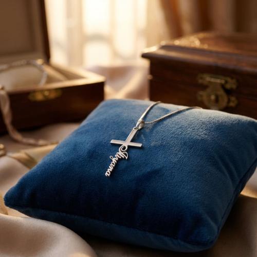 Сребърен медальон Кръст с име по избор