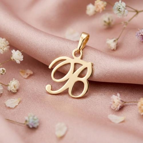 Златен медальон с инициали