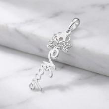 Сребърен медальон с цвете на месеца и име