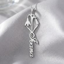 Сребърен медальон с цвете на месеца и име