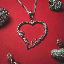 Сребърен медальон във формата на сърце - Мамо, обичам те!