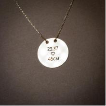 Златно Колие с рождените данни на вашето бебе