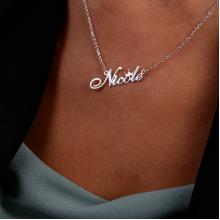 Сребърно колие с име по избор и коронка