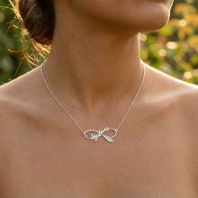 Сребърно колие безкрайност - име по избор с перо и циркони