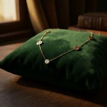 Златно колие с циркон и кръгчета с букви по избор