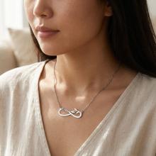 Сребърно колие с безкрайност и име по избор