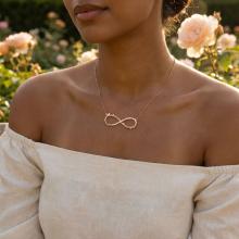 Златно колие с две имена по избор и циркони