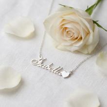 Сребърно колие с име по избор и сърце
