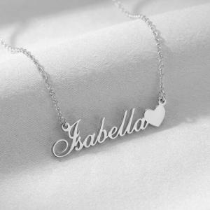 Сребърно колие с име по избор и сърце