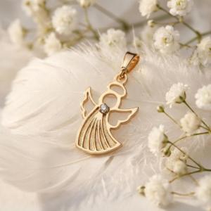 Златно ангелче с циркон