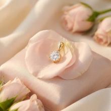 Златен медальон Елегантност и блясък