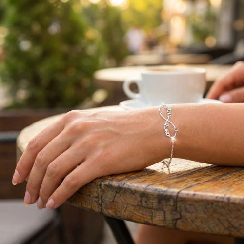 Сребърна гривна безкрайност с име по избор