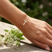 Златна Гривна с кръст