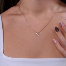 Златно колие с инициали