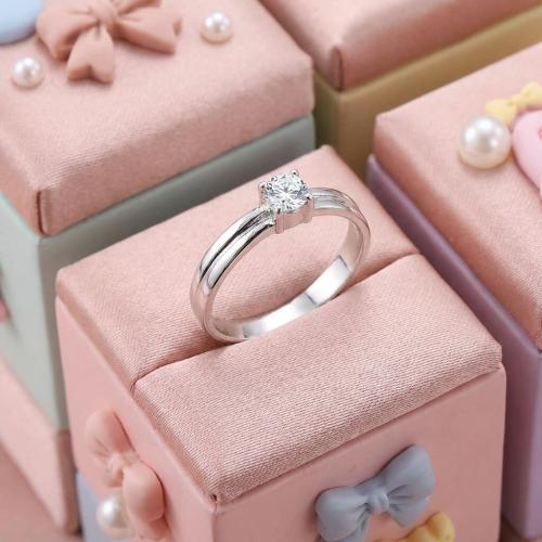 Сребърен пръстен с цирконий