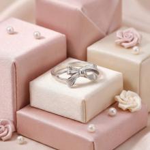 Сребърен пръстен с панделка