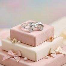 Сребърен пръстен с панделка