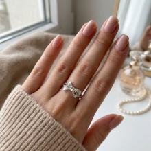 Сребърен пръстен с панделка