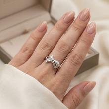 Сребърен пръстен с панделка