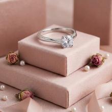 Сребърен пръстен с циркон