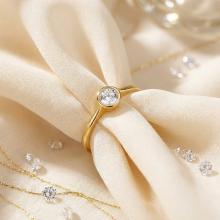 Годежен златен пръстен с циркон