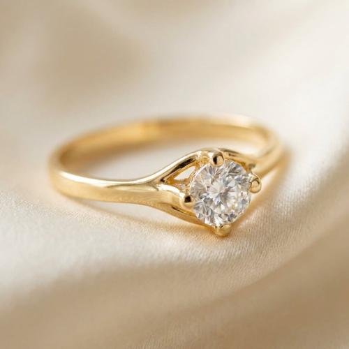 Годежен златен пръстен с циркон