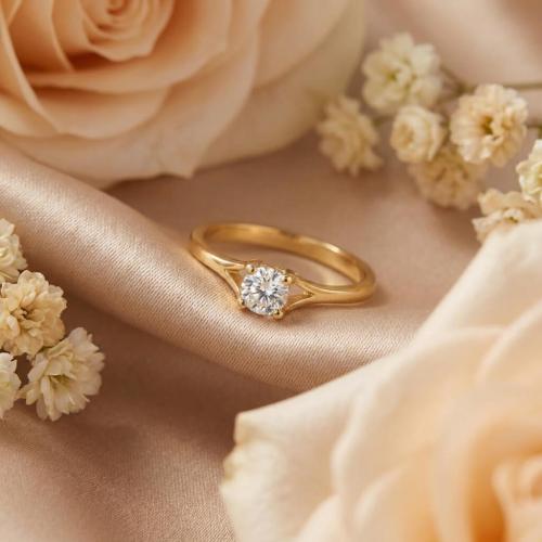 Годежен златен пръстен с циркон