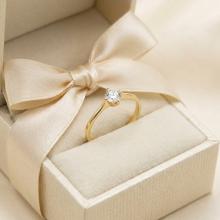 Годежен златен пръстен с циркон