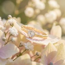 Годежен златен пръстен с циркон Годежен златен пръстен с циркон