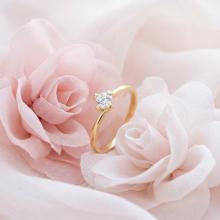 Годежен златен пръстен с циркон Годежен златен пръстен с циркон