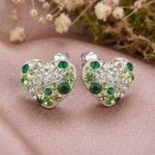 Сребърни обеци сърца с кристали от Sw® Green Сребърни обеци сърца с кристали от Sw® Green
