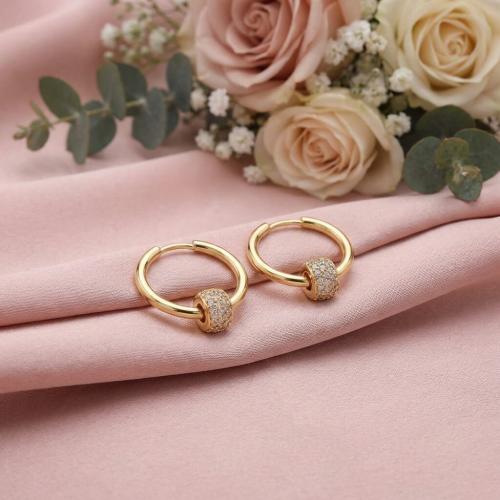 Златни обеци халки с бели циркони