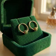 Златни обеци халки със зелени циркони Златни обеци халки със зелени циркони