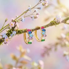 Златни обеци халки с цветни циркони