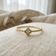 Диамантен годежен пръстен