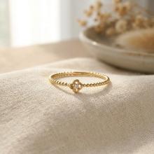 Диамантен годежен пръстен