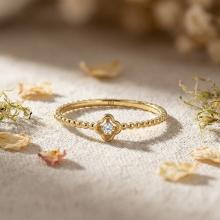 Диамантен годежен пръстен