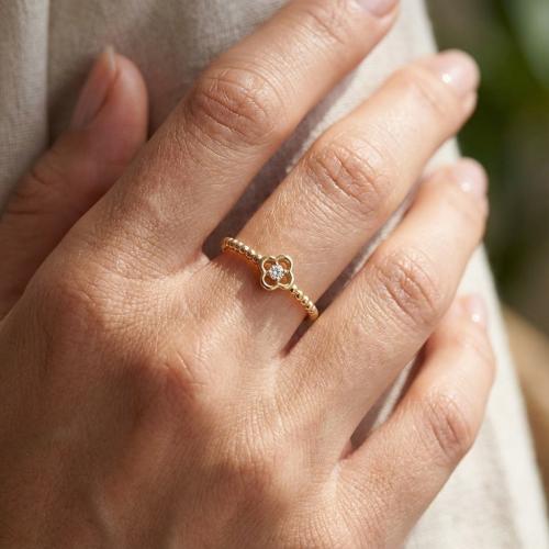 Диамантен годежен пръстен