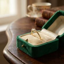 Диамантен годежен пръстен