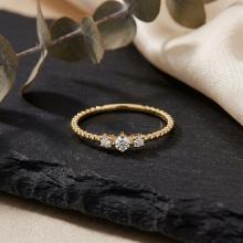 Диамантен годежен пръстен