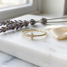 Диамантен годежен пръстен