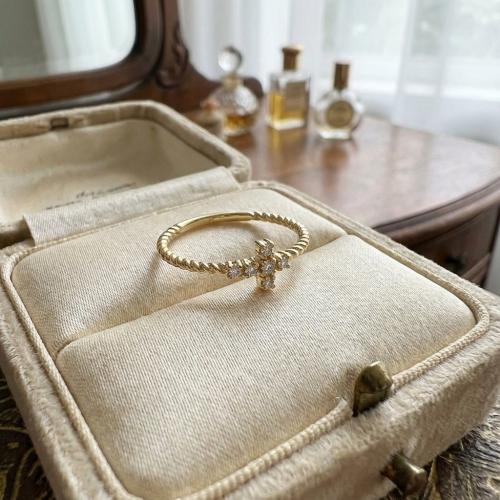 Диамантен годежен пръстен