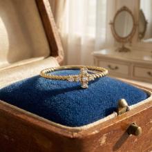 Диамантен годежен пръстен