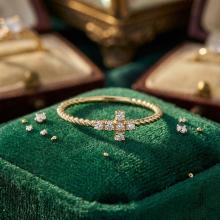 Диамантен годежен пръстен