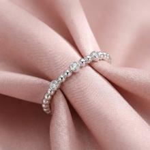 Диамантен годежен пръстен