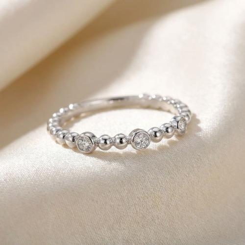 Диамантен годежен пръстен