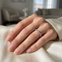 Диамантен годежен пръстен