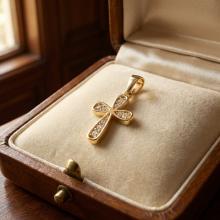 Златно кръстче с циркони