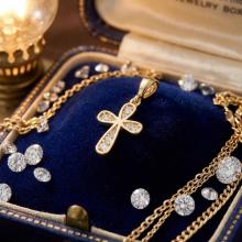 Златно кръстче с циркони